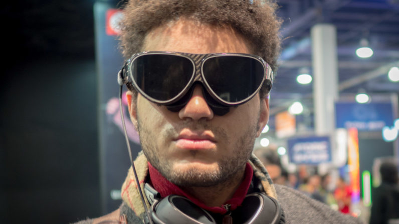 This VR headset is the size of a pair of sunglasses but can rival the Oculus Rift