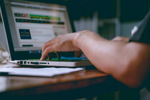 6 Copywriting Blunders That Kill B2B E-Commerce Sales