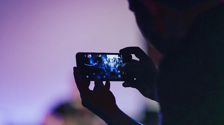 7 expert tips to live-stream like a pro—and boost customer engagement