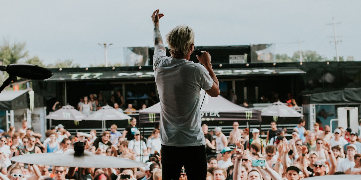 10 Books Every Leader (and Aspiring Leader) Should Read