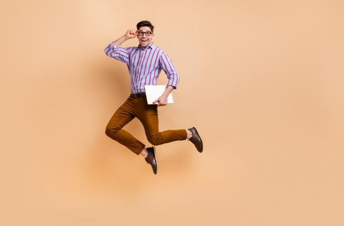 5 LinkedIn Hacks To Dominate Your Niche Without Paid Ads